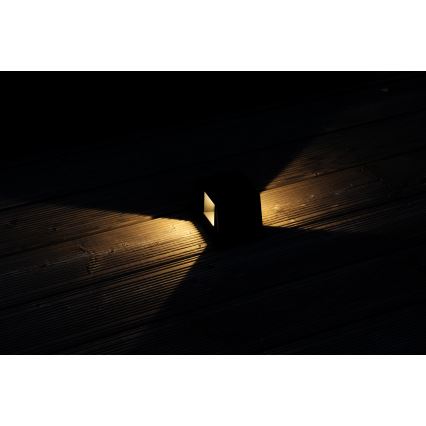 LED napelemes fali lámpa érzékelővel LED/2W/5V IP54 1300 mAh