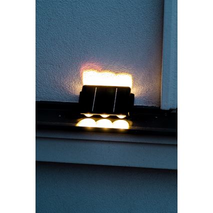 LED napelemes fali lámpa érzékelővel LED/2W/5V IP54 1300 mAh