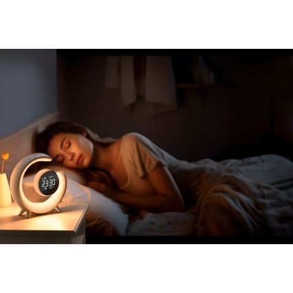 LED RGBW állítható fényerejű asztali lámpa ébresztőórával LED/20W/5V USB ezüst