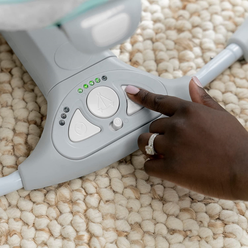 Ingenuity - Baba vibrációs hinta dallammal 2in1 WIMBERLY 4xD + 1xC