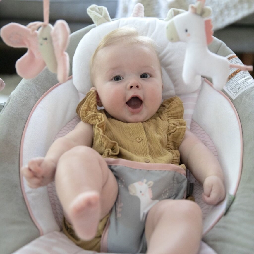 Ingenuity - Baba vibrációs nyugágy dallammal FLORA THE UNICORN 3xC