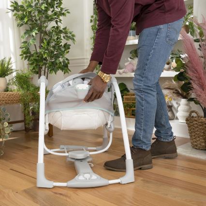 Ingenuity - Gyermek rezgő hintája dallammal 2 az 1-ben SWELL 4xD + 1xC