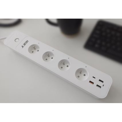 Intelligens hosszabbító kábel kapcsolóval 1,5 m 4Z + 4xUSB Wi-Fi