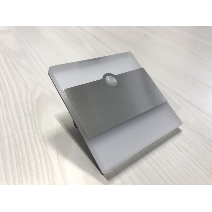 LED Lépcsőmegvilágító TERRA szenzorral LED/0,8W/12V 6500K