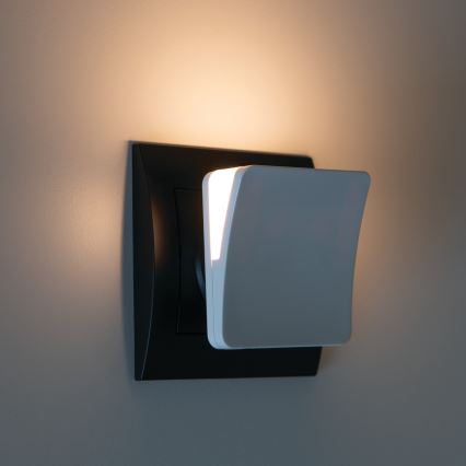 Kanlux 37393 - LED éjjeli fény alkonykapcsolóval konnektorhoz HOFI LED/0,28W/230V fehér