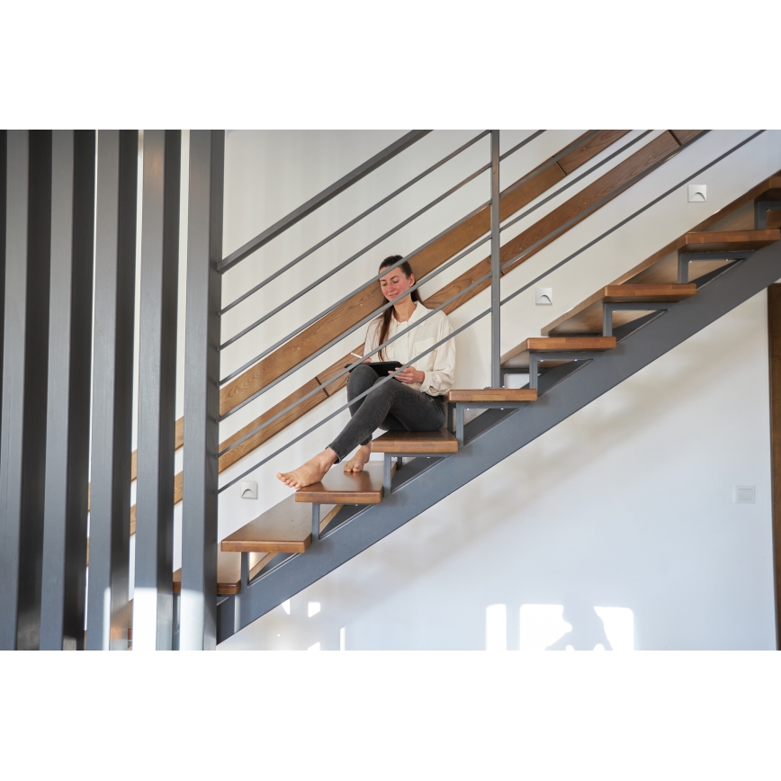 LED lépcsővilágító lámpatest EXIN LED/2,5W/230V 4000K IP65 fehér négyzetes