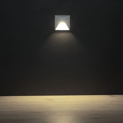 LED lépcsővilágító lámpatest EXIN LED/2,5W/230V 4000K IP65 fehér szögletes
