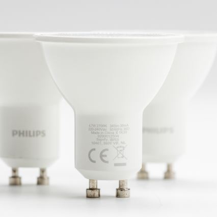 KÉSZLET 3x LED Izzó Philips GU10/4,7W/230V 2700K