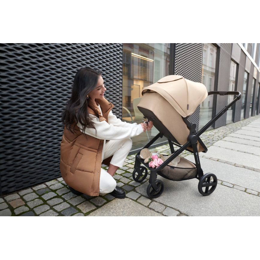 KINDERKRAFT - Kombinált babakocsi 4in1 NEWLY Klasszikus bézs + autósülés MINK PRO alappal ISOFIX