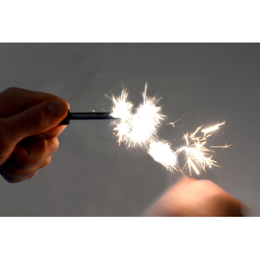 kovakő és acél fekete