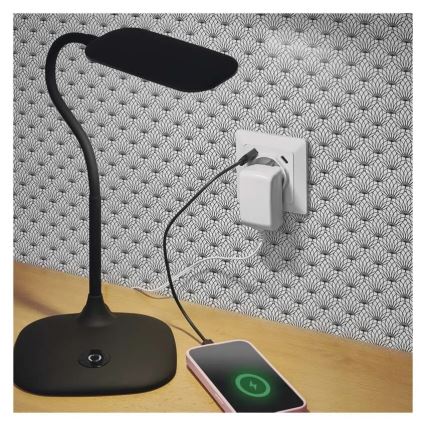 Lakossági fali aljzat USB-A és USB-C csatlakozóval