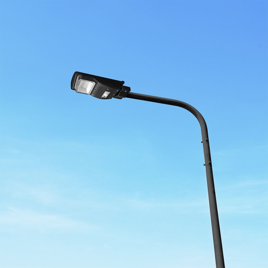 LED állítható fényerejű napelemes utcai lámpa mozgás- és alkonyatérzékelővel LED/6W/3,2V 6000K IP65 5000 mAh fekete + távirányító