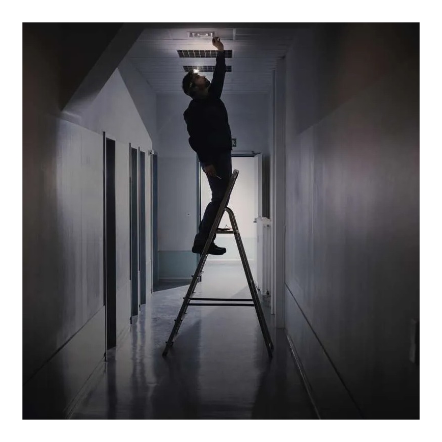 LED Dimmelhető fejlámpa érzékelővel GP DISCOVERY CHW54 LED/3xAAA IPX5