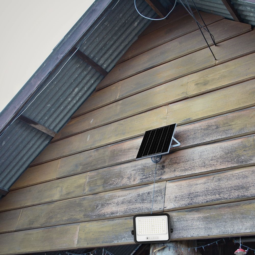 LED dimmelhető napelemes reflektor LED/200W/3,2V 2000-8000K IP65 10000 mAh fekete + távirányító