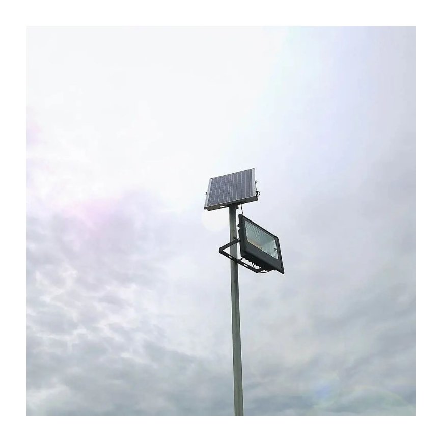 LED Dimmelhető napelemes reflektor LED/20W/6,4V 4000K IP65 10000 mAh + távirányítás