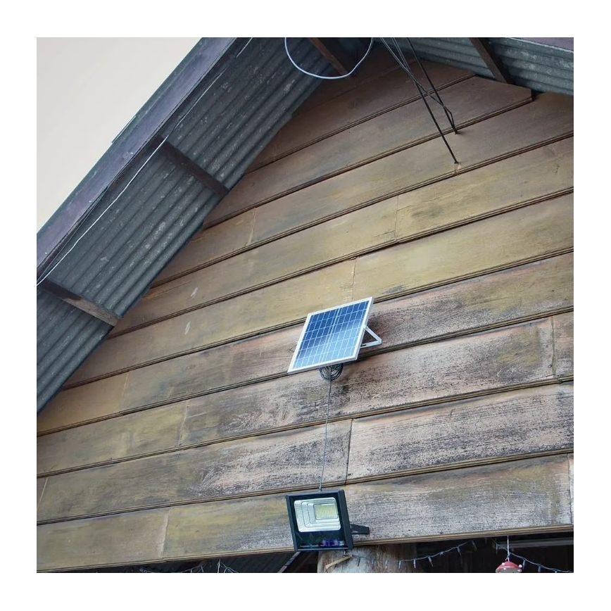 LED Dimmelhető napelemes reflektor LED/20W/6,4V 4000K IP65 10000 mAh + távirányítás