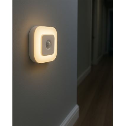 LED éjszakai lámpa érzékelővel LED/0,5W/4,5V 3xAAA fehér