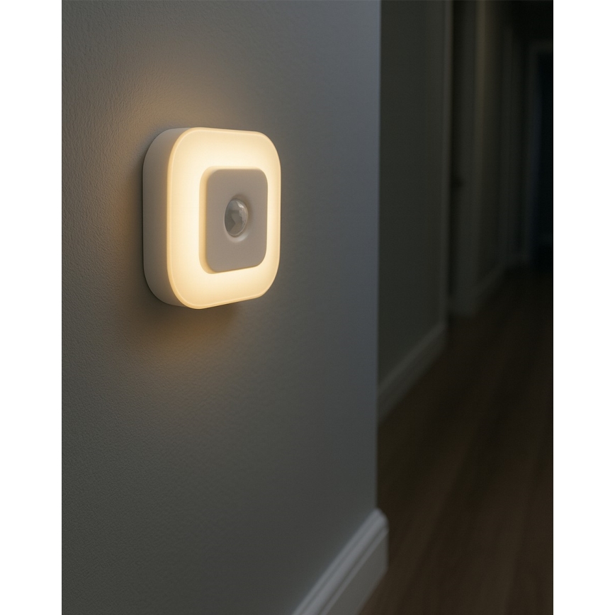 LED éjszakai lámpa érzékelővel LED/0,5W/4,5V 3xAAA fehér