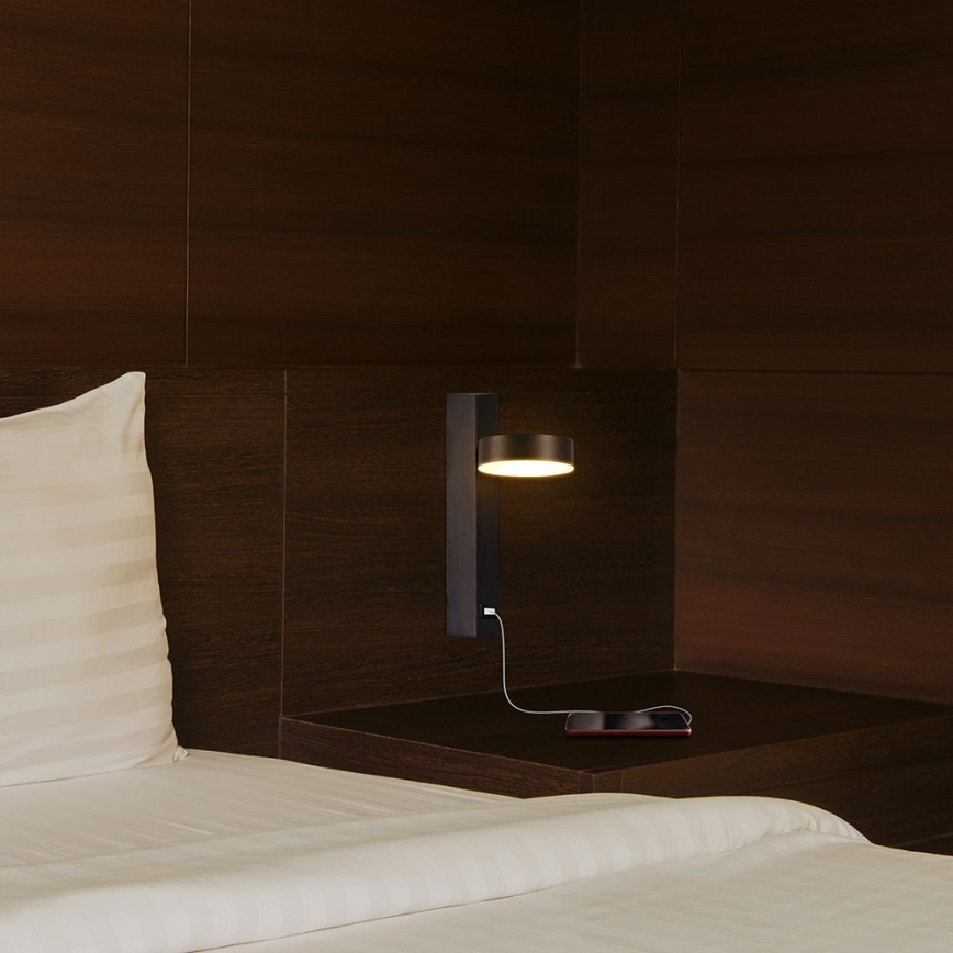 LED Fali spotlámpa USB porttal LED/8W/230V 3000K