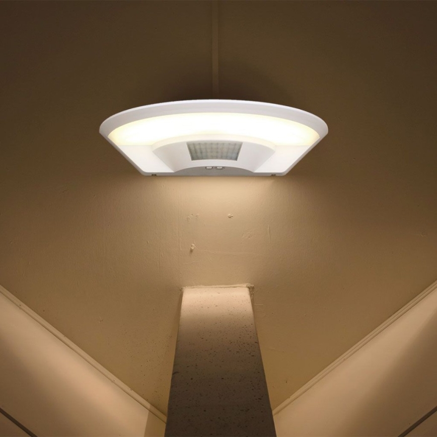 LED Fürdőszobai fali lámpa érzékelővel SAMSUNG CHIP LED/10W/230V 4000K IP54 fehér