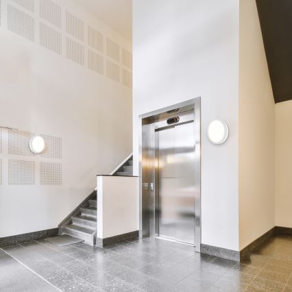 LED Fürdőszobai mennyezeti lámpa érzékelővel LED/12W/230V 3000/4000/6500K IP65 átmérő 20 cm fehér + távirányító