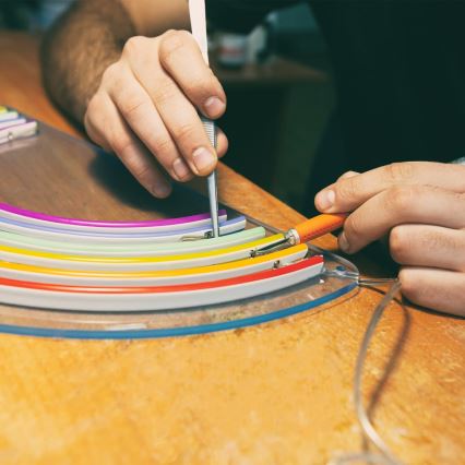 LED Fürdőszobai szalag NEON EKO-FLEX LED/250W/12V IP65 25m narancs