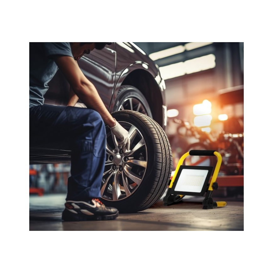 LED hordozható reflektor TIGRA LED/50W/4000K IP54 fekete/sárga