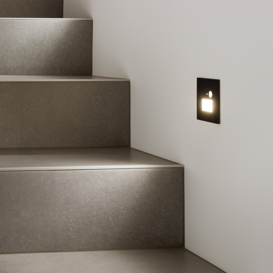 LED lépcsővilágító lámpa mozgás- és alkonyatérzékelővel LED/1,5W/230V 3000/4000/6000K fekete
