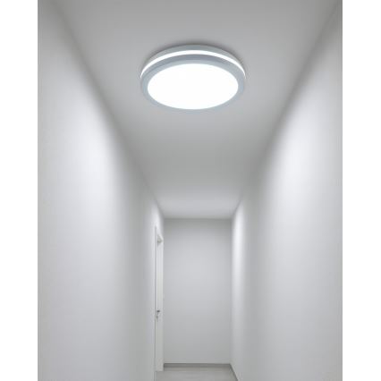 LED fürdőszobai mennyezeti lámpatest mozgásérzékelővel LED/20W/230V 3000/4000/6500K átm. 23 cm IP54 fehér