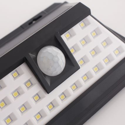 LED Napelemes érzékelős fali lámpa LED/5W/3,7V 1800 mAh IP65