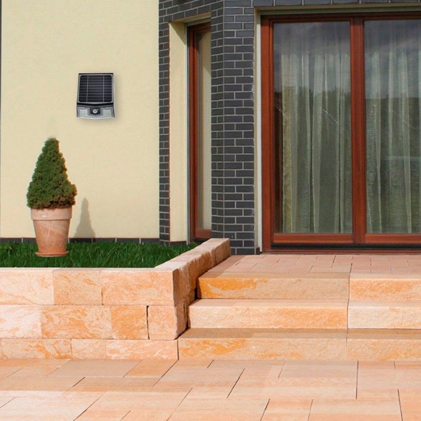 LED Napelemes fali lámpa mozgás és alkonyérzékelővel TRANSFORMER LED/7W/3,7V IP65 + távirányítás