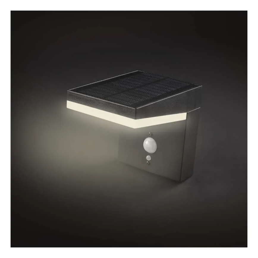 LED napelemes fali lámpa érzékelővel LED/4,4W/3,7V 2200 mAh IP44
