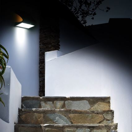 LED napelemes lámpa mozgás- és alkonyatérzékelővel LED/6,8W/4000 mAh 3,7V IP65