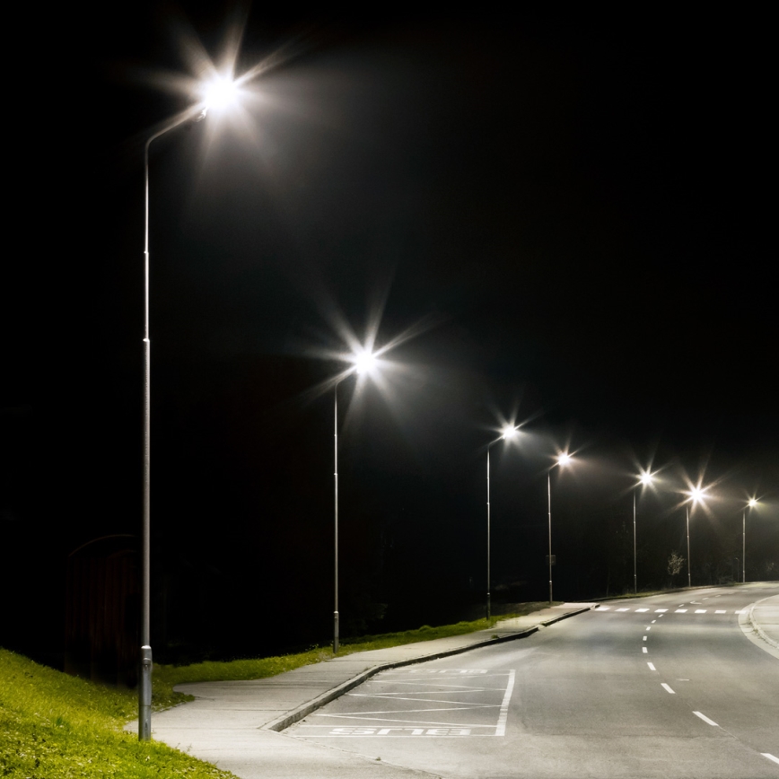 LED napelemes utcai lámpa VIA 50W/5000 mAh 3,2V 6000K IP65 + távirányító