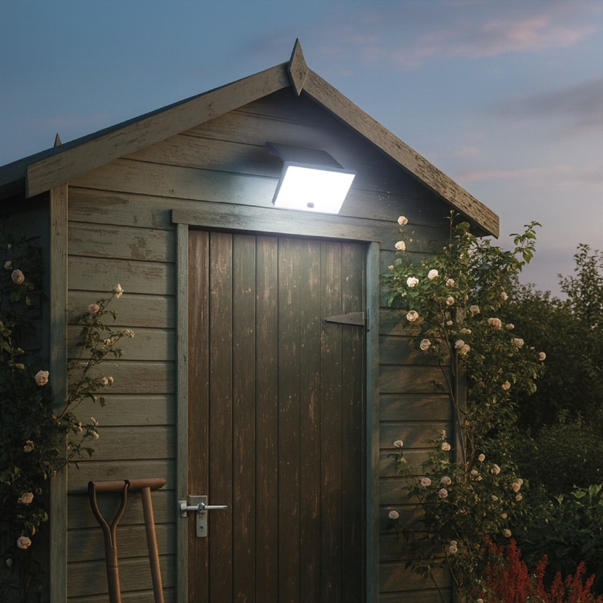 LED reflektor mozgásérzékelővel és napelemmel FUJI LED/8W/3,7V 2000 mAh IP44