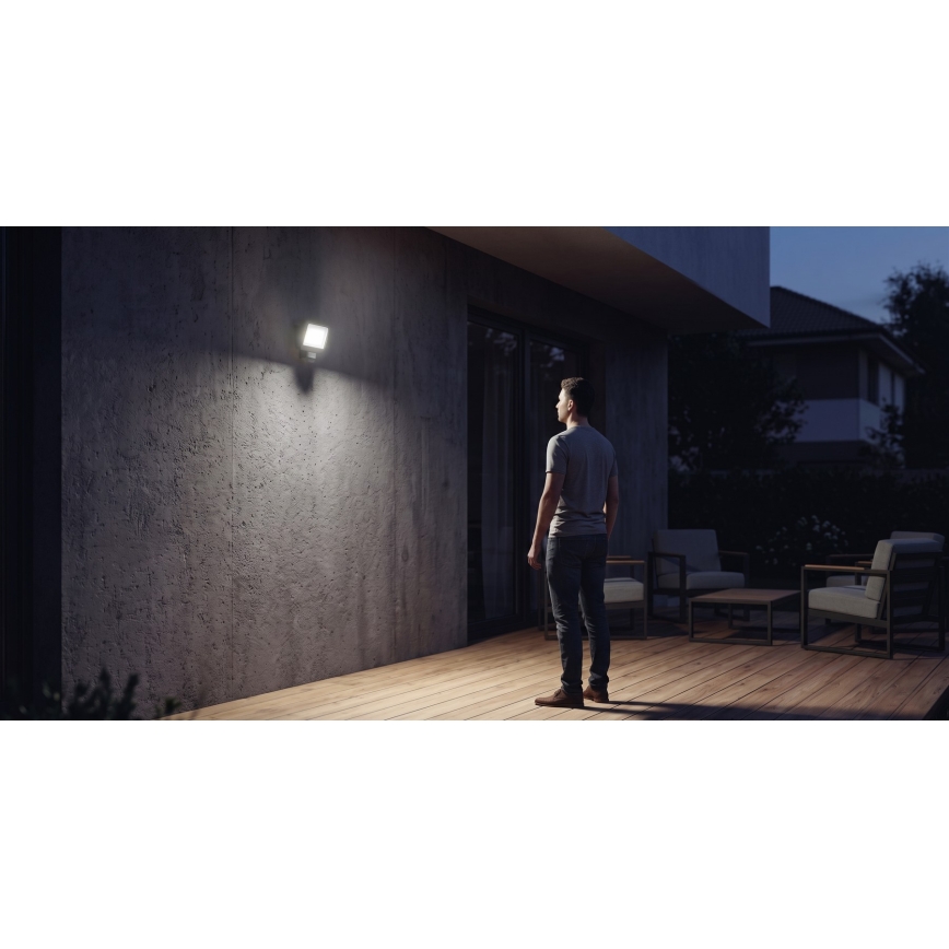 LED reflektor mozgás- és alkonyérzékelővel TAMBO EVO LED/50W/230V 4000K IP44 fekete