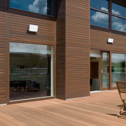 LED Reflektor napelemes panellel FOCUS 100W/15000 mAh 3,2V 6000K IP65 + távirányító