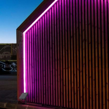 LED RGB Dimmelhető napelemes szalag LED/1,2W/3,7V IP67 5m + távirányítás