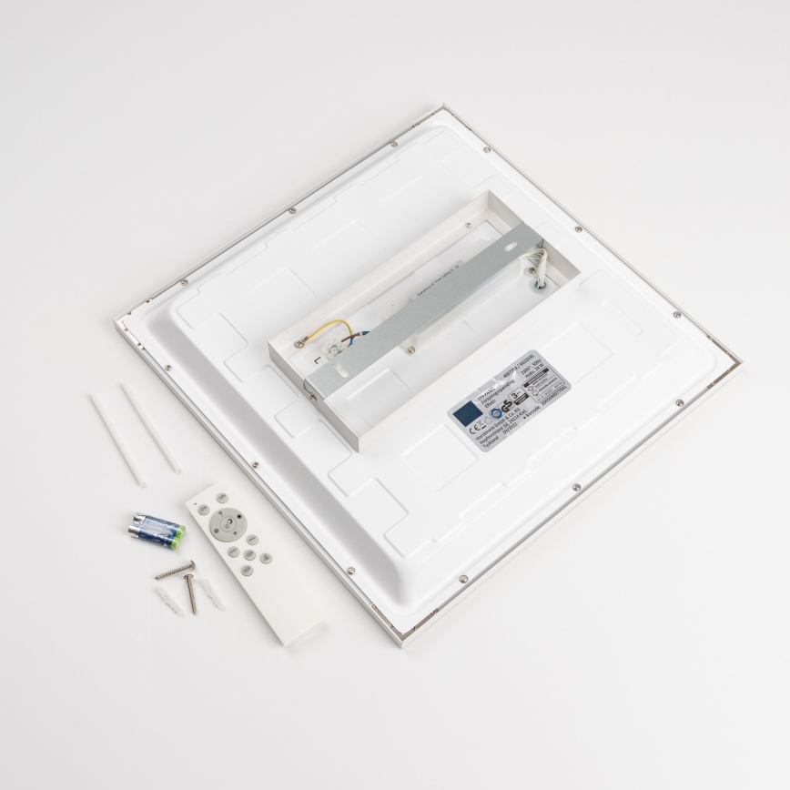 LED RGBW dimmelhető felületre szerelhető LED panel/22W/230V 2700-6500K 29,5x59,5 cm fehér + távirányító