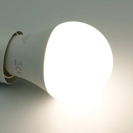 LED RGBW Dimmelhető izzó A60 E27/9W/230V 2700-6500K Wi-Fi Tuya