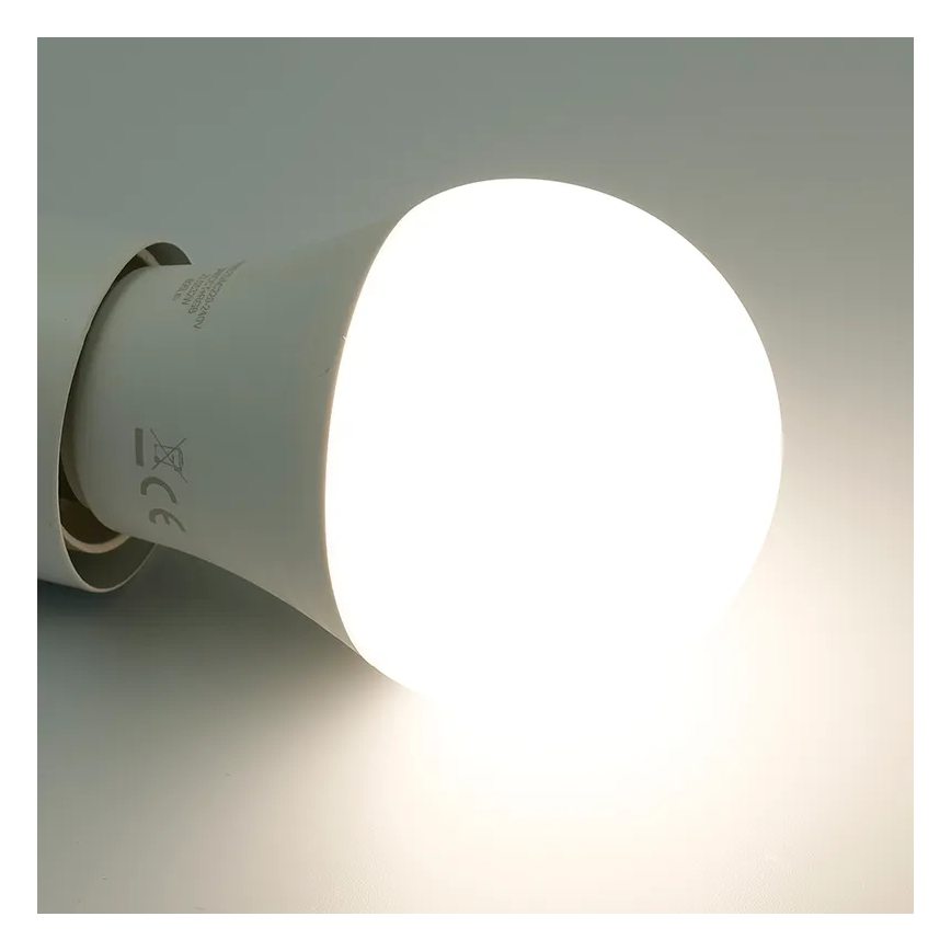 LED RGBW Dimmelhető izzó A60 E27/9W/230V 2700-6500K Wi-Fi Tuya