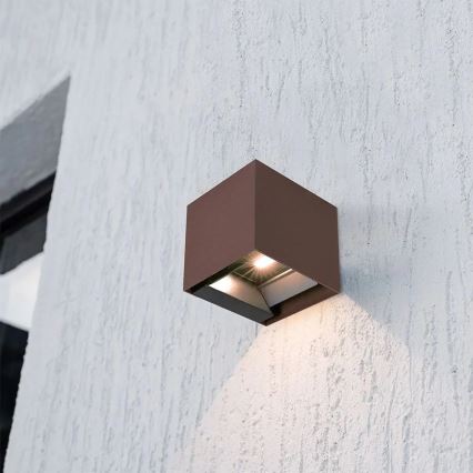 LED napelemes fali lámpa érzékelővel LED/9W/3,7V 3000/4000/5000K IP65 2600 mAh barna