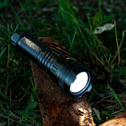 LED állítható fényerejű újratölthető lámpa powerbank funkcióval LED/10W/5V IPX4 600 lm 2000 mAh