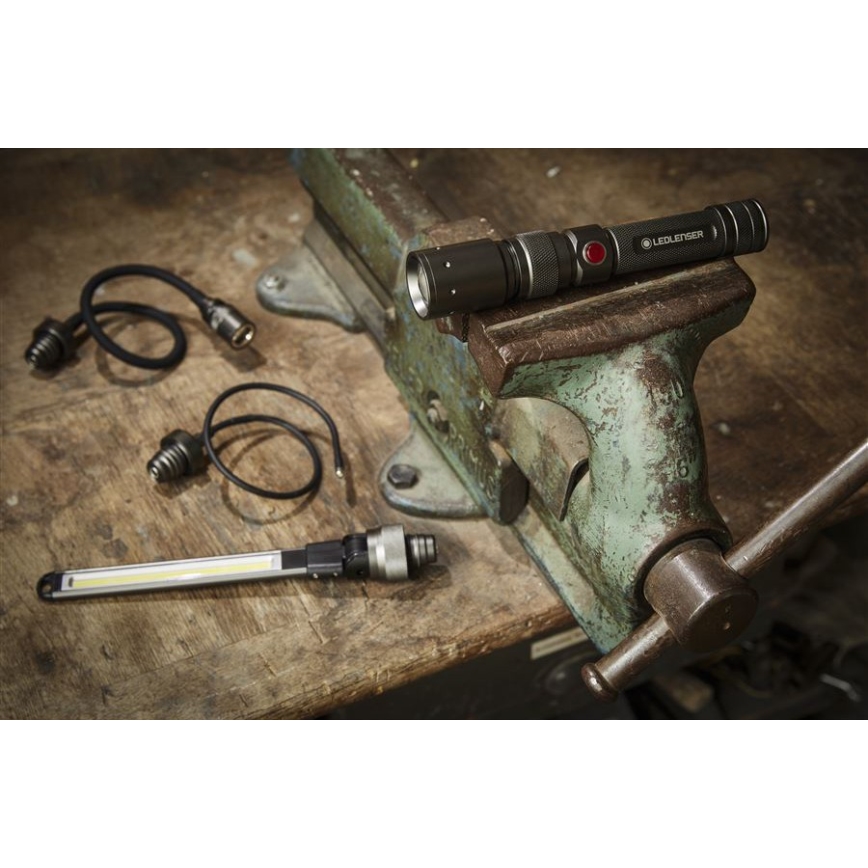 Ledlenser WORKERS FRIEND - fényerőszabályozható, újratölthető LED-munkalámpa / 2500 mAh / 280 lm / 80 h / fekete