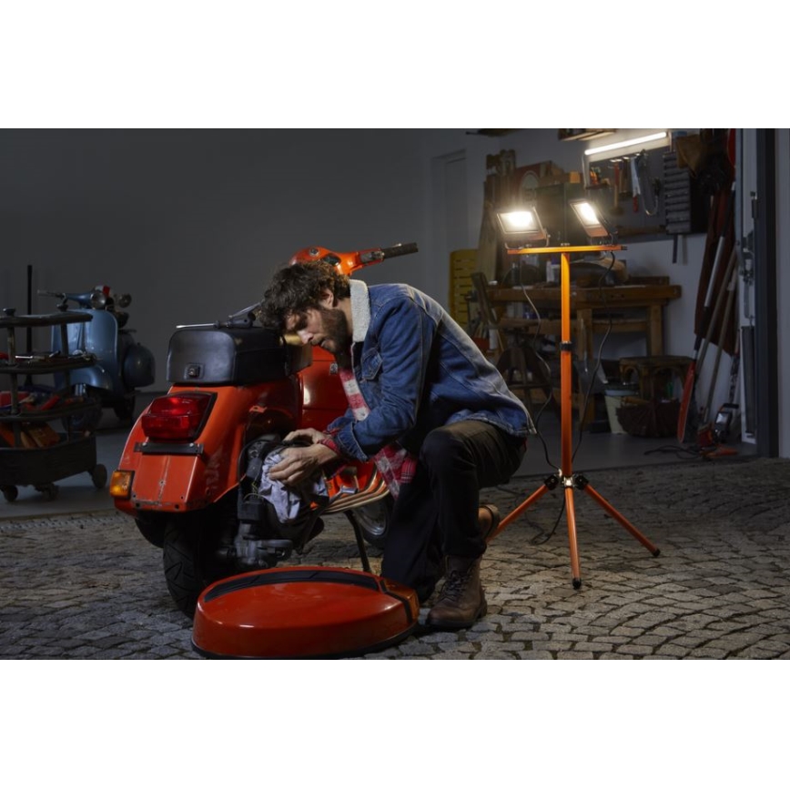 Ledvance - LED Reflektor tartóval TRIPOD 2xLED/50W/230V IP65