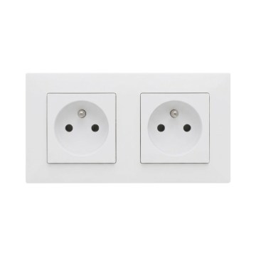 Legrand - Kettős fali aljzat kerettel NILOE STEP 250V fehér