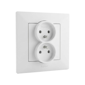 Legrand - Kettős háztartási dugalj kerettel NILOE STEP 250V fehér