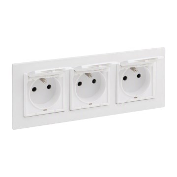 Legrand - NILOE STEP 3-as kültéri háztartási dugalj kerettel 250V IP44 fehér