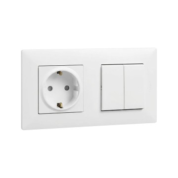 Legrand - SCHUKO háztartási aljzat és kettős soros kapcsoló 5-ös NILOE STEP kerettel, 250 V, fehér