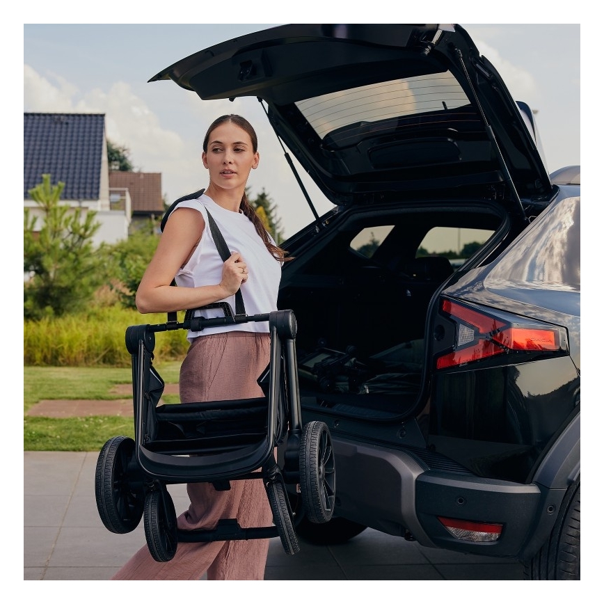 Lionelo - Kombinált babakocsi 3 az 1-ben MIKA PLUS Fekete Onyx